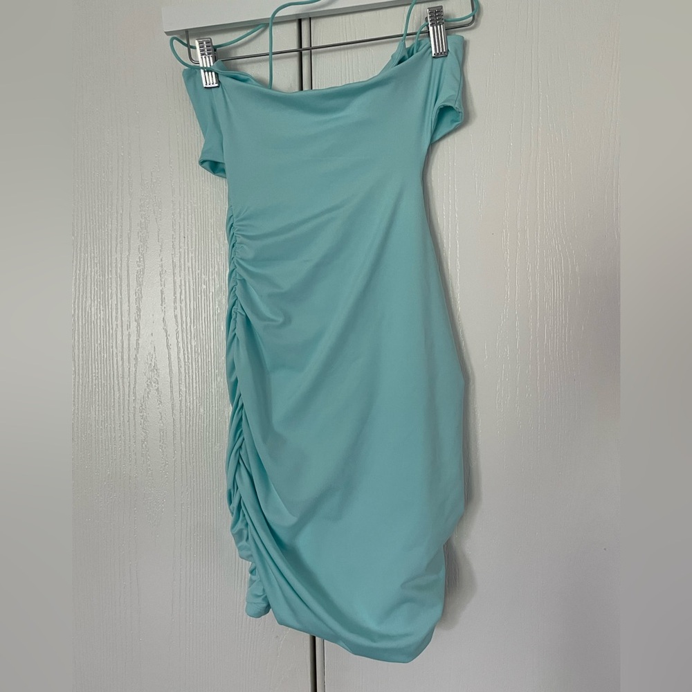 one shoulder twist cut out ruched bodycon dress - Picture 2 of 7